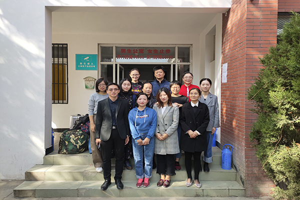 土木与环境工程学院全体学工人员深入宿舍进行卫生安全大检查