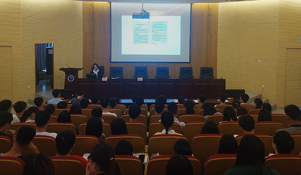 土木与环境工程学院邀请安徽省委党校吴梅芳教授上党课