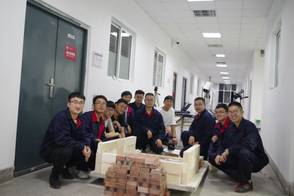 土木与环境工程学院教师参与“高温熔融金属液流淌实验”研究工作