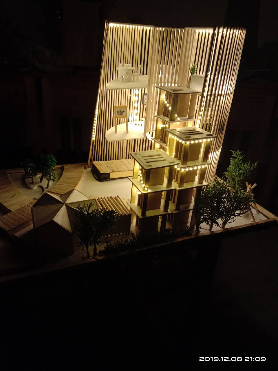 19建筑学1班—陈玉灿、夏克凡、潘奥、李光亮-建筑模型