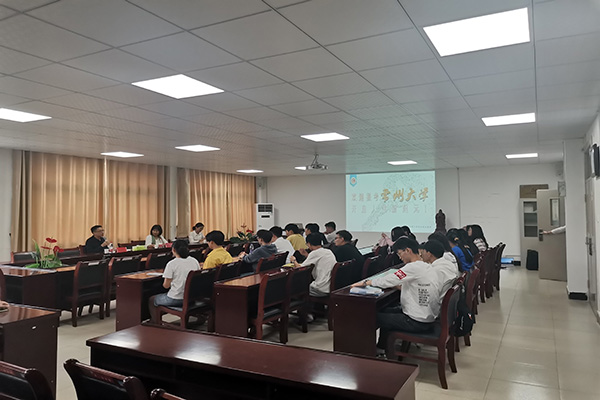 土木与环境工程学院召开考研宣讲会