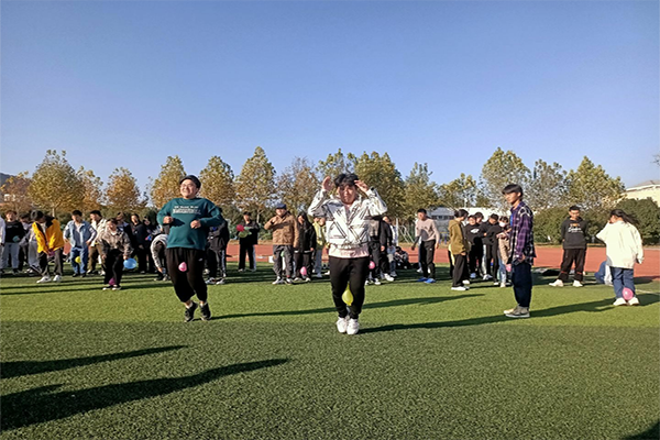 城市建设学院举办“第五届趣味运动会”