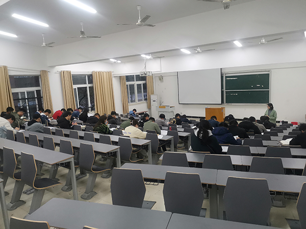 第四届安徽新华学院大学生力学竞赛顺利开展