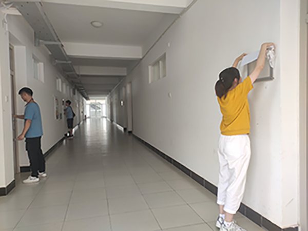 “我为师生办实事”系列之城市建设学院党员先行清扫活动