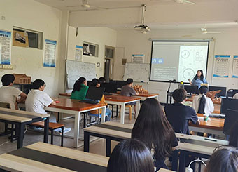 城市建设学院建筑系周峰开展“探索建筑设计”专题报告