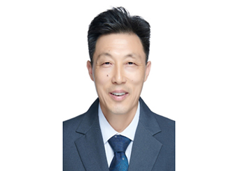 教授——花日茂